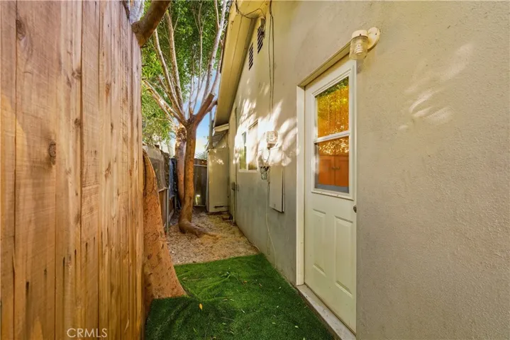 5345 Don Pio Drive, Woodland Hills, California 91364