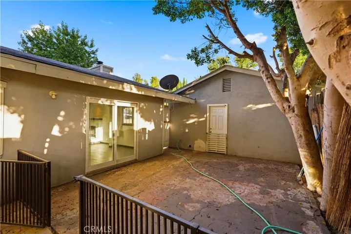 5345 Don Pio Drive, Woodland Hills, California 91364