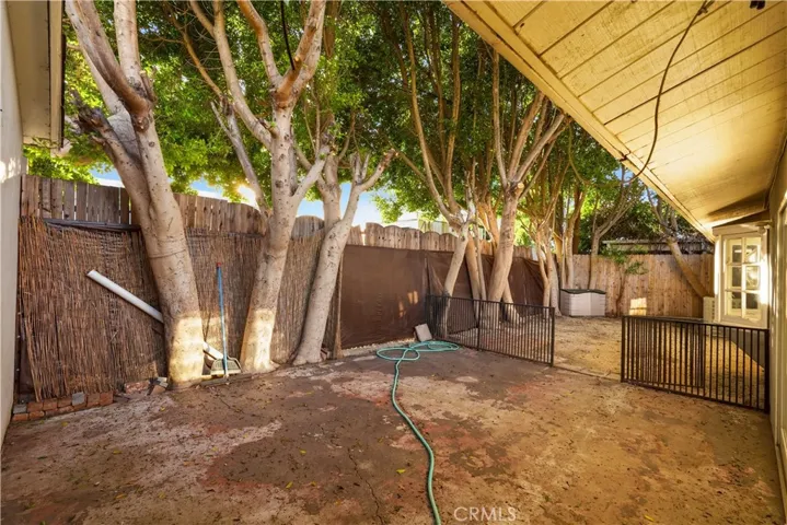 5345 Don Pio Drive, Woodland Hills, California 91364