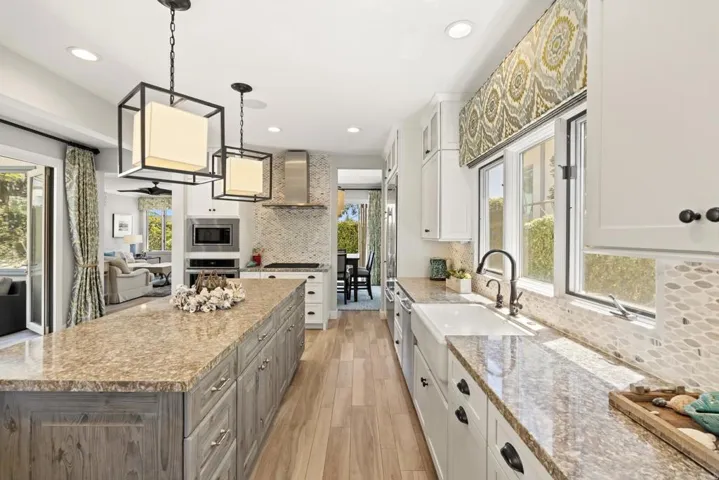 2340 Rue Des Chateaux, Carlsbad, California 92008