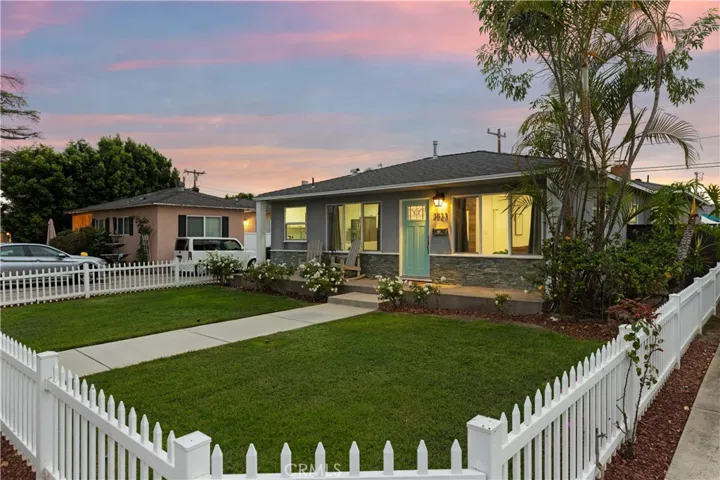 3833 Ocana Avenue, Long Beach, California 90808