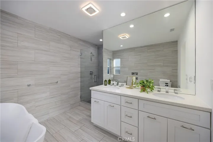 3833 Ocana Avenue, Long Beach, California 90808