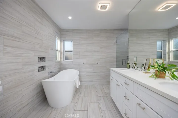 3833 Ocana Avenue, Long Beach, California 90808