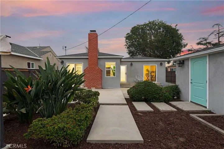3833 Ocana Avenue, Long Beach, California 90808