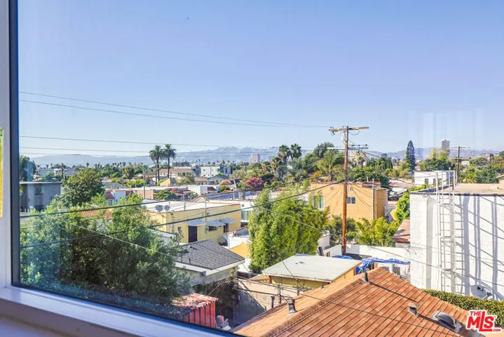 1923 1/2 Carmona Avenue, Los Angeles, California 90016
