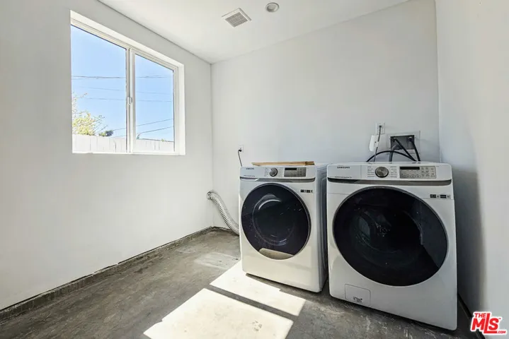 1923 1/2 Carmona Avenue, Los Angeles, California 90016