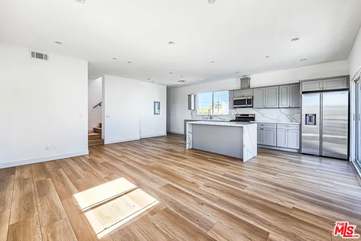 1923 1/2 Carmona Avenue, Los Angeles, California 90016