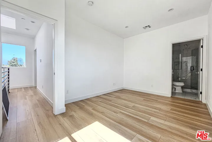 1923 1/2 Carmona Avenue, Los Angeles, California 90016