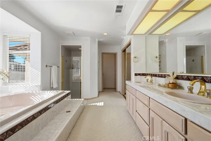 3403 E Vassar Court, Visalia, California 93292