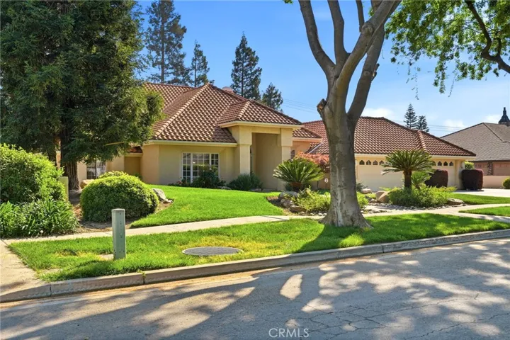 3403 E Vassar Court, Visalia, California 93292