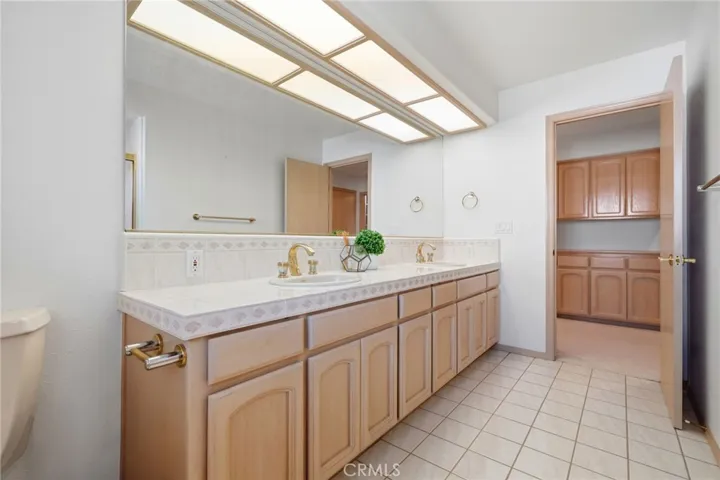 3403 E Vassar Court, Visalia, California 93292