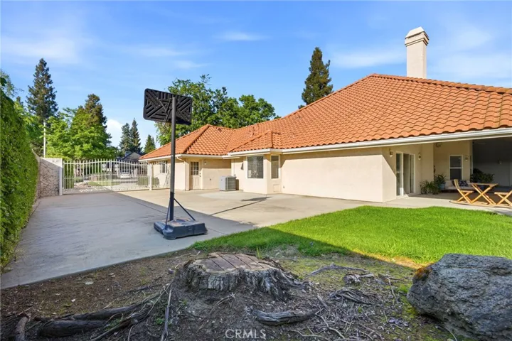 3403 E Vassar Court, Visalia, California 93292
