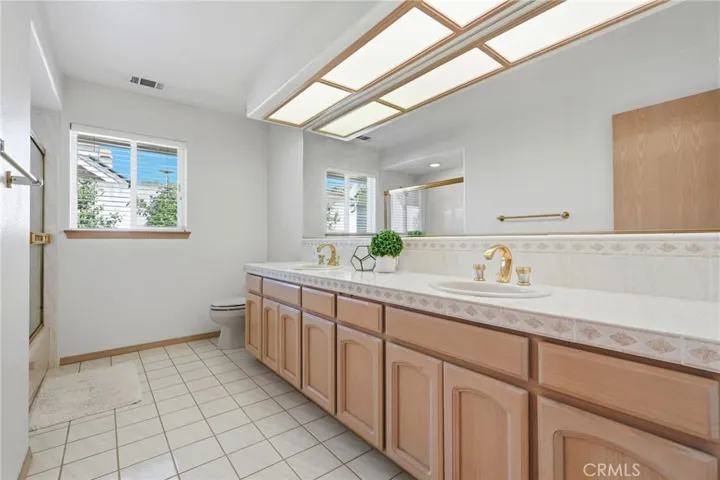 3403 E Vassar Court, Visalia, California 93292