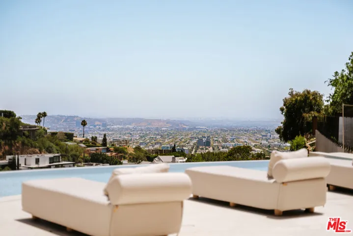 9262 Thrush Way, Los Angeles, California 90069