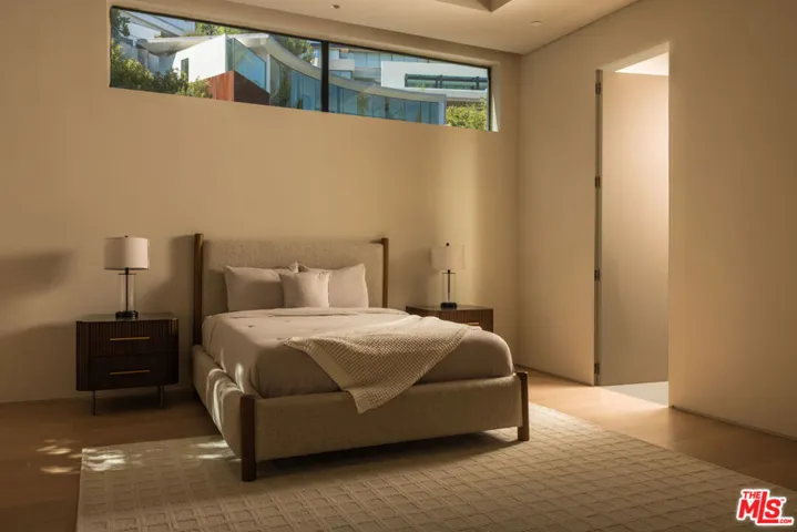 9262 Thrush Way, Los Angeles, California 90069