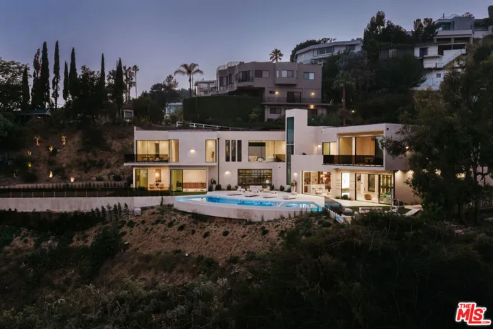 9262 Thrush Way, Los Angeles, California 90069