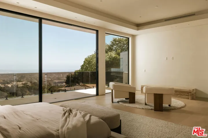 9262 Thrush Way, Los Angeles, California 90069