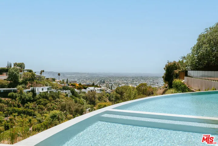9262 Thrush Way, Los Angeles, California 90069