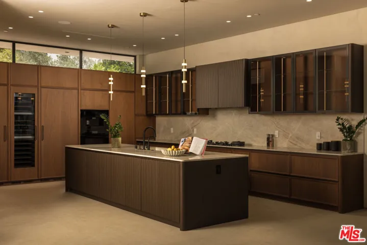 9262 Thrush Way, Los Angeles, California 90069