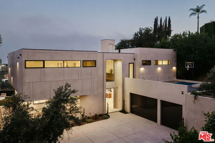 9262 Thrush Way, Los Angeles, California 90069
