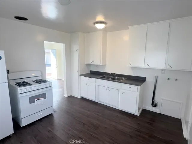 24638 Eshelman 1/4, Lomita, California 90717
