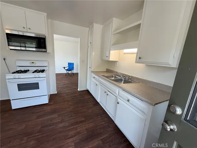 24638 Eshelman 1/4, Lomita, California 90717