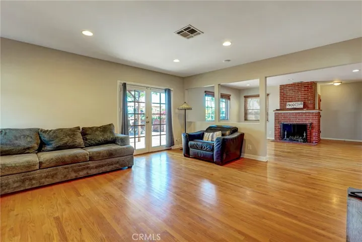 2800 Jolley Drive, Burbank, California 91504