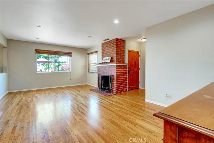 2800 Jolley Drive, Burbank, California 91504