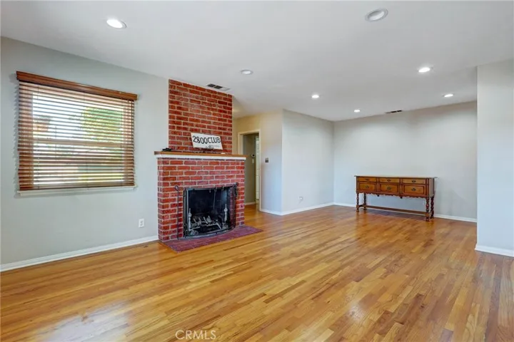 2800 Jolley Drive, Burbank, California 91504