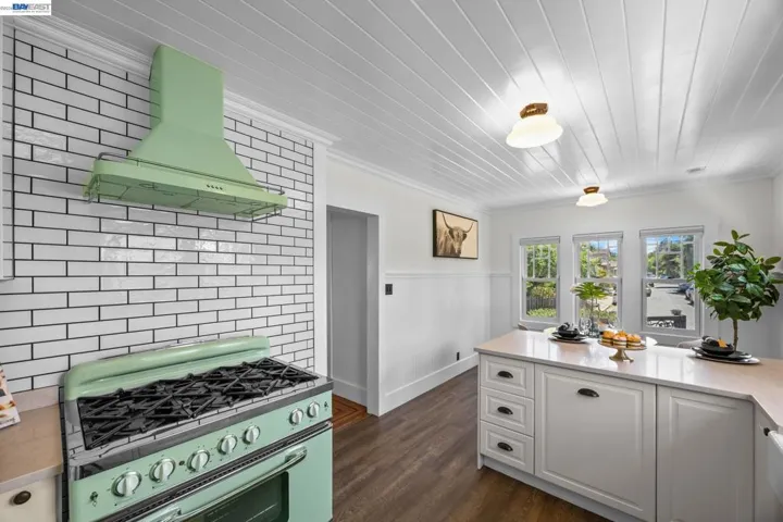 2521 Pleasant St, Oakland, California 94602