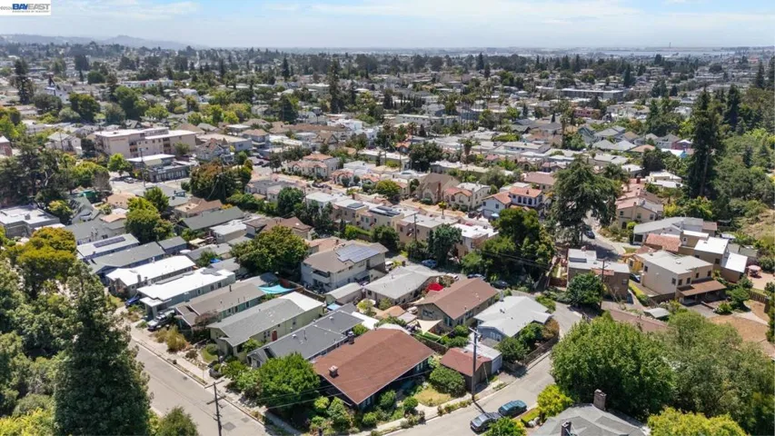 2521 Pleasant St, Oakland, California 94602