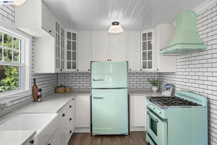 2521 Pleasant St, Oakland, California 94602