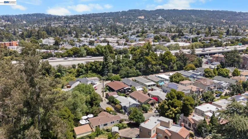 2521 Pleasant St, Oakland, California 94602