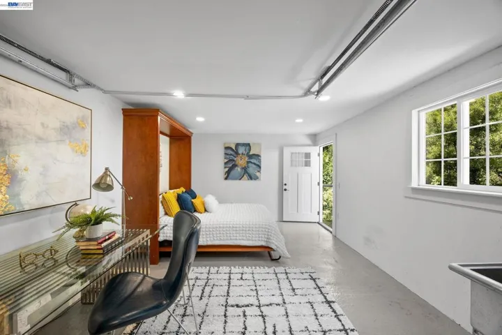 2521 Pleasant St, Oakland, California 94602