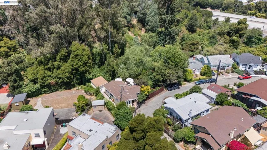 2521 Pleasant St, Oakland, California 94602