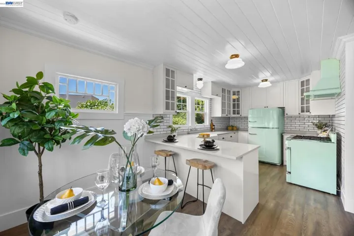 2521 Pleasant St, Oakland, California 94602