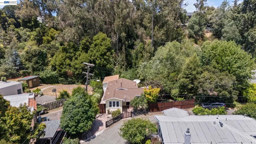 2521 Pleasant St, Oakland, California 94602