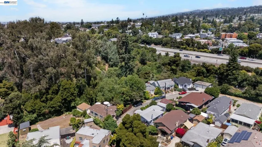 2521 Pleasant St, Oakland, California 94602