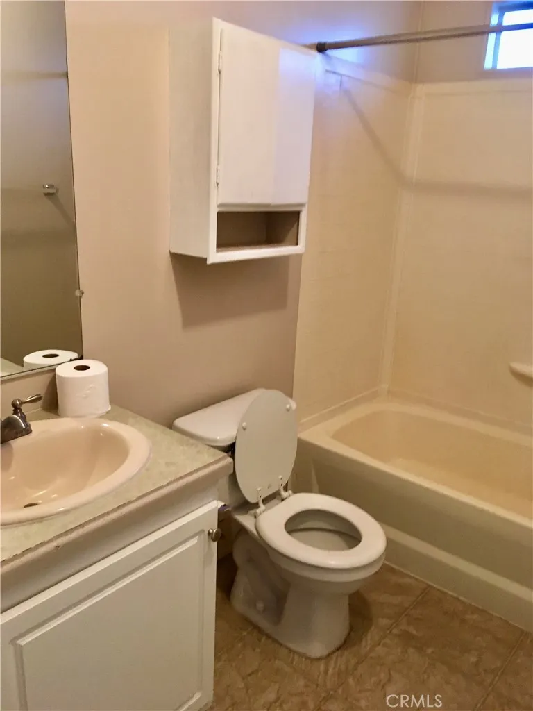 Back house 2nd bathroom Back house 2nd bathroom