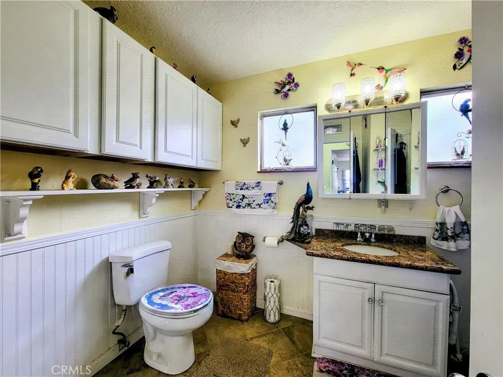 2nd Bathroom 2nd Bathroom