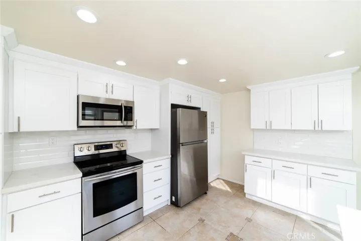 13 Morena 26, Irvine, California 92612