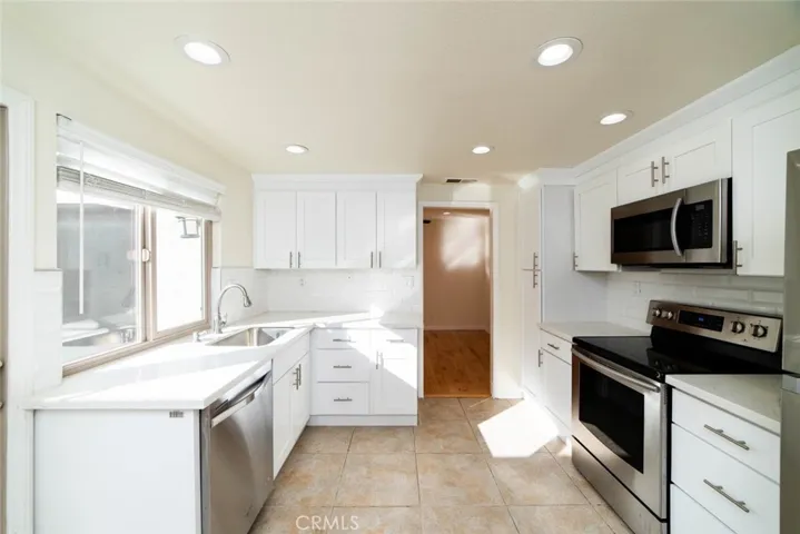 13 Morena 26, Irvine, California 92612