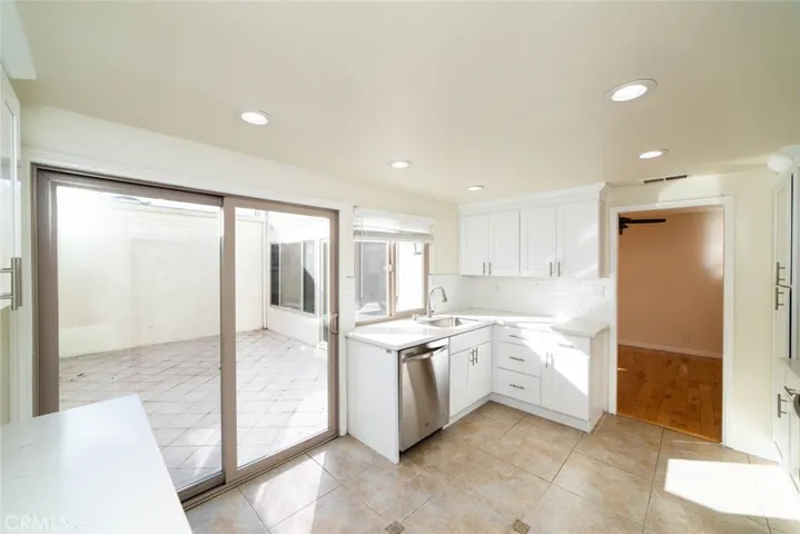 13 Morena 26, Irvine, California 92612