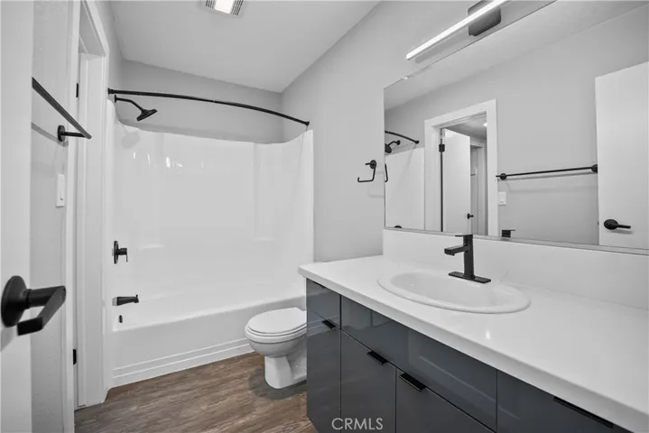 9746 Park, Bellflower, California 90706