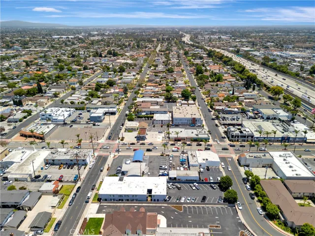 9746 Park, Bellflower, California 90706