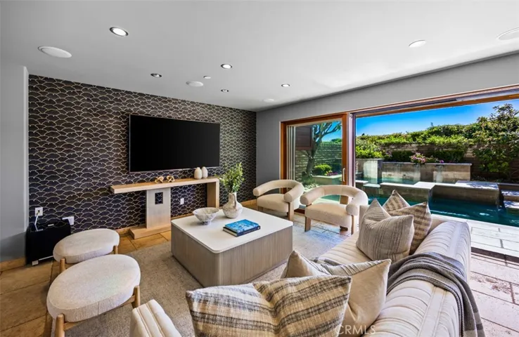 2615 Victoria, Laguna Beach, California 92651