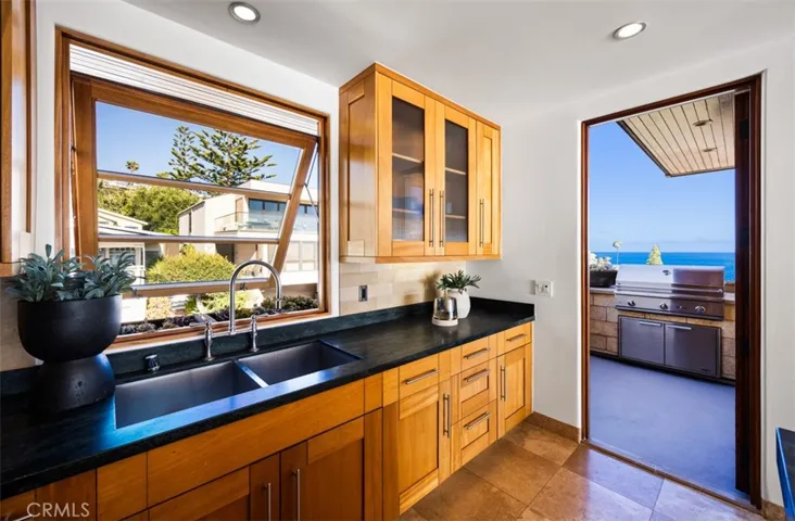 2615 Victoria, Laguna Beach, California 92651