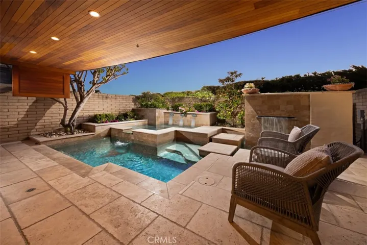 2615 Victoria, Laguna Beach, California 92651
