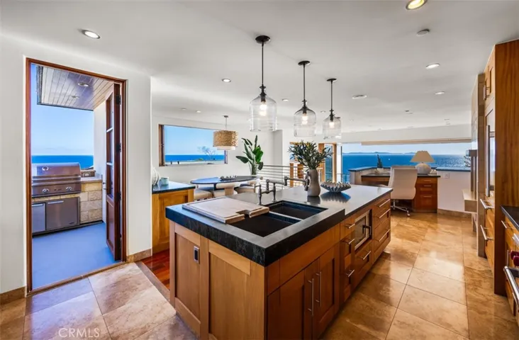 2615 Victoria, Laguna Beach, California 92651