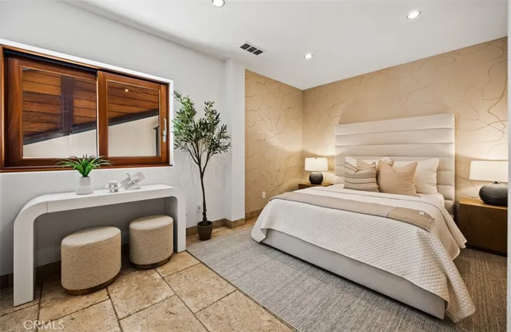 2615 Victoria, Laguna Beach, California 92651